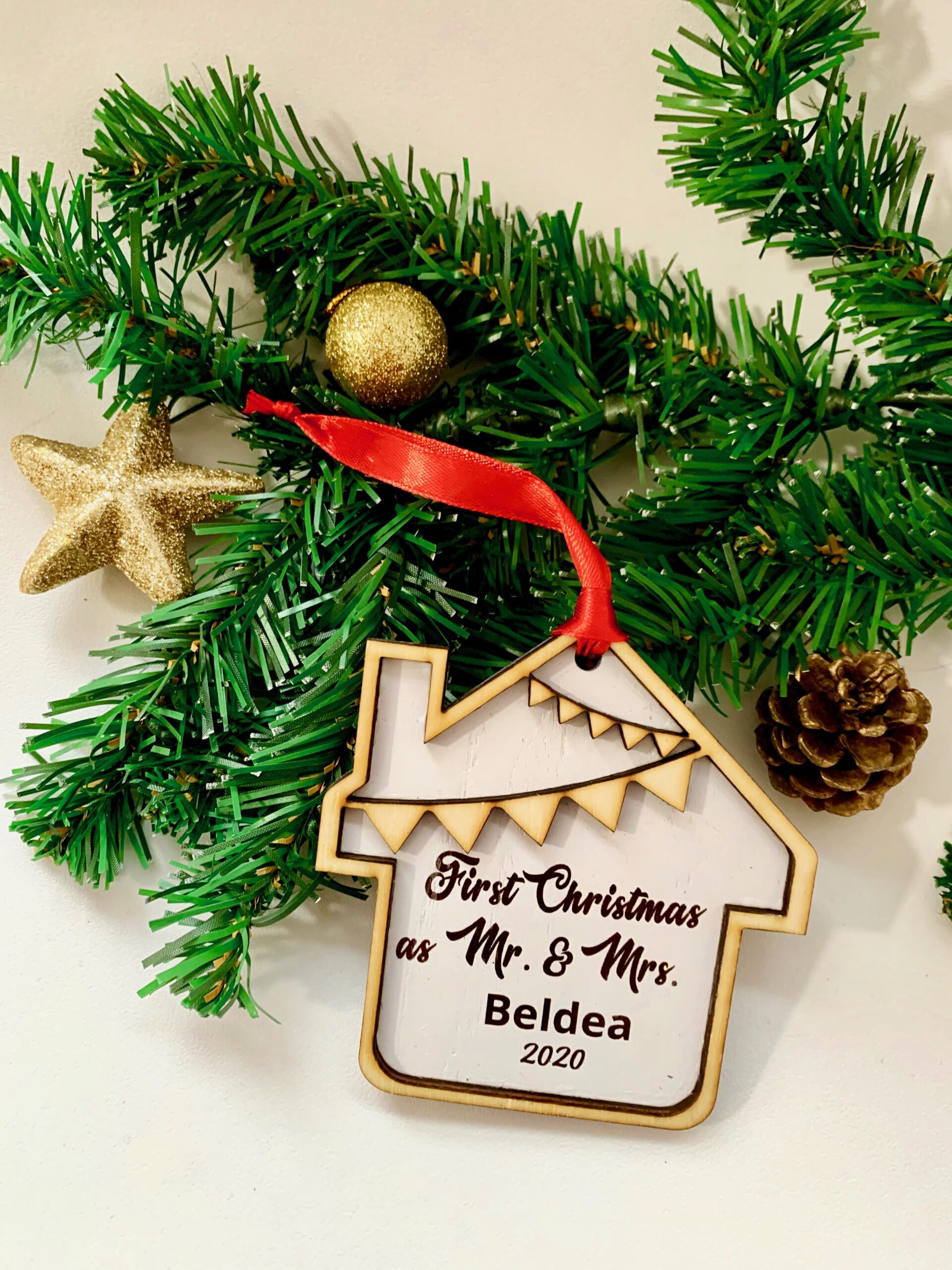 Decorațiune din lemn căsuță personalizat cu text - imagine 1