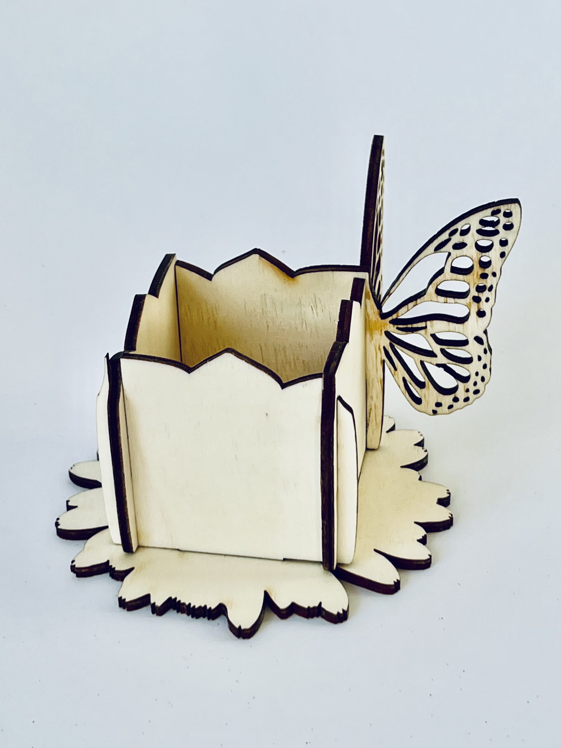 Cutie de lemn cu fluturaș - 10 x 10 cm - imagine 2