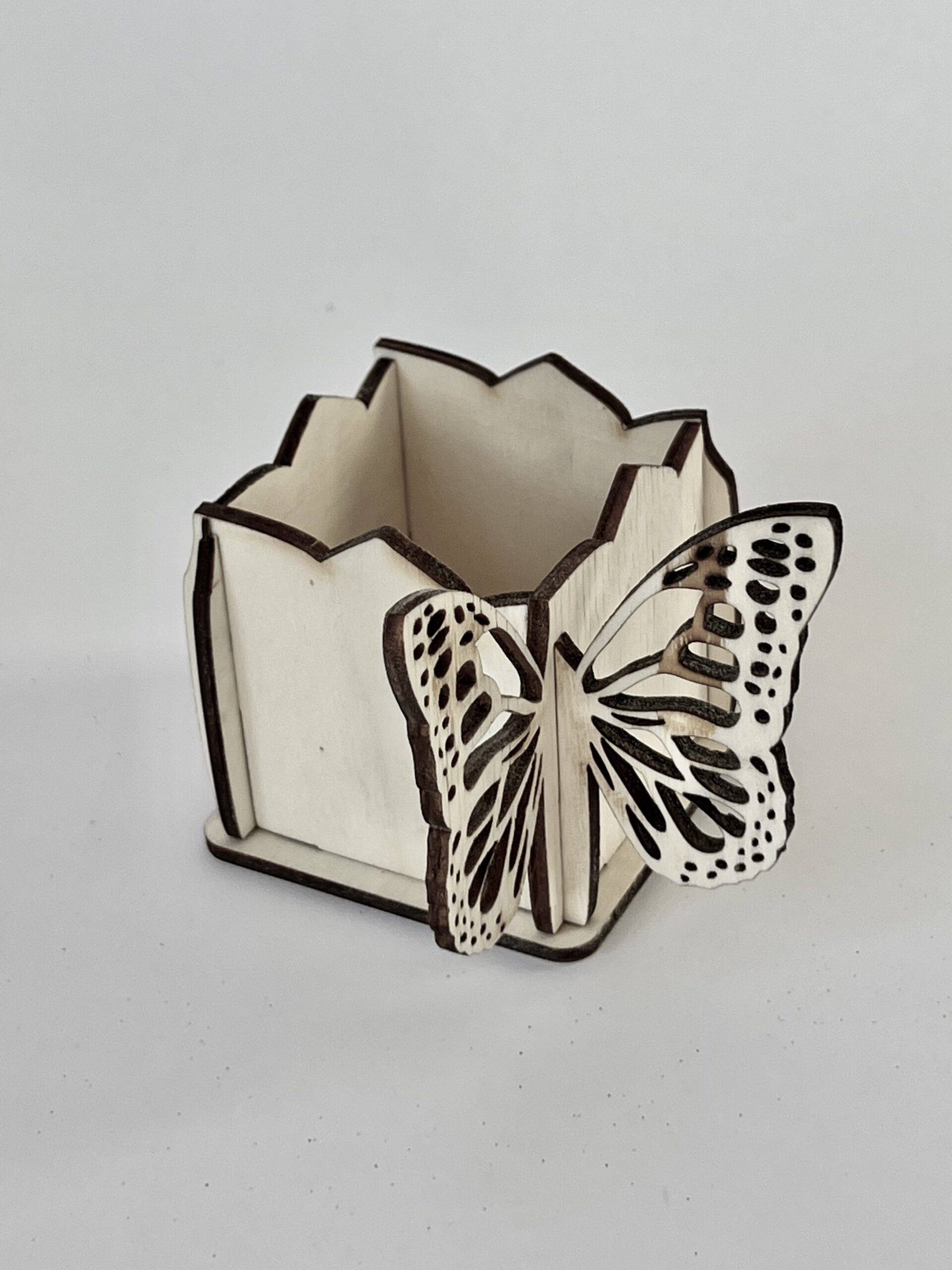 Cutie de lemn cu fluturaș - 10 x 10 cm - imagine 3