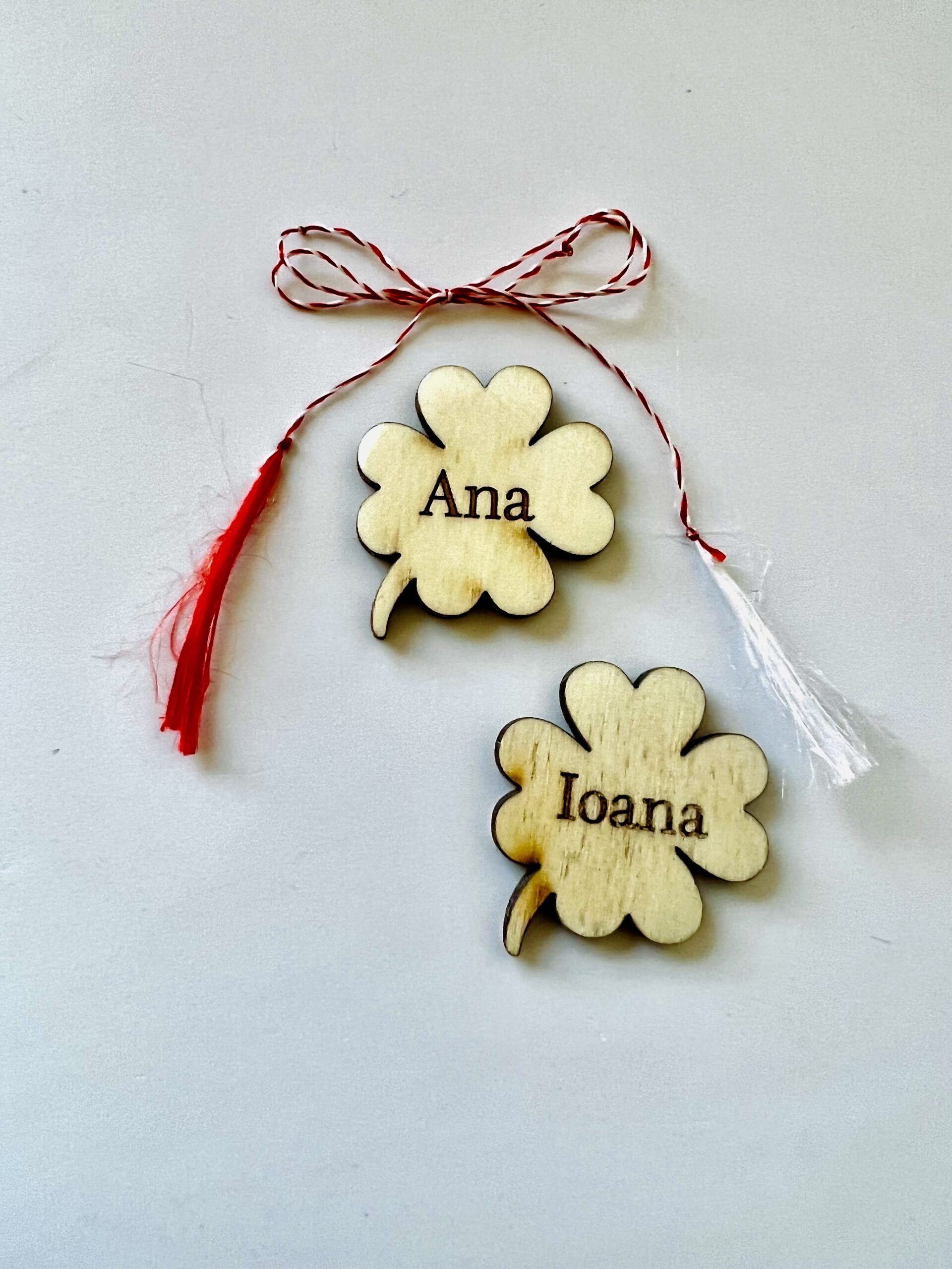 Mărțișor trifoi din lemn personalizat cu nume