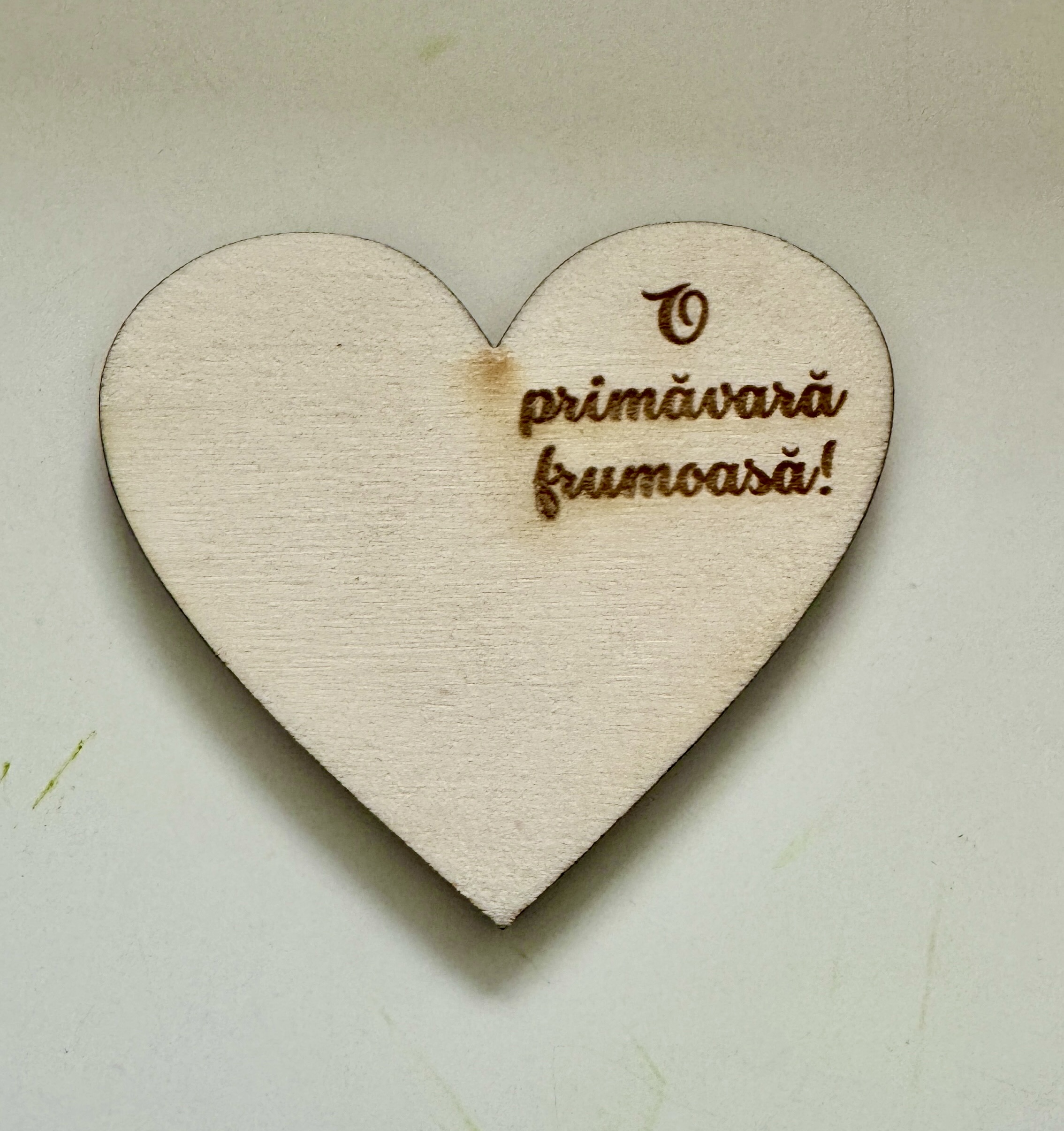 Decupaj inimă din lemn personalizat "O primăvară frumoasă"